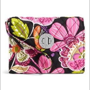 NEW WITH TAGS Vera Bradley Smart Phone Wristlet